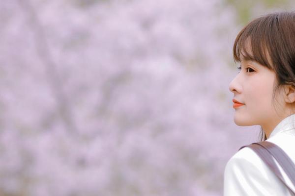 美女校花樱花季学生制服写真(9)