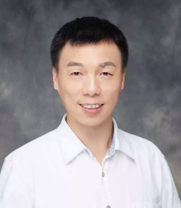 王东临