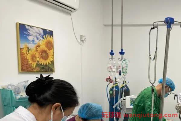 中国男子被嘟嘟车司机刺伤抢救数日险丧命！网友：不可能无缘无故捅人…