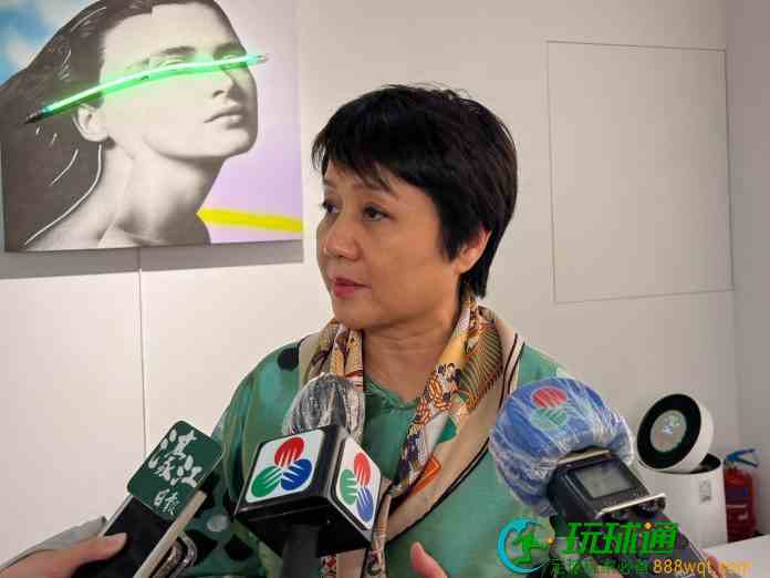 以1元转让澳娱综合10%股份予何超凤  梁安琪：因应新BC法规定